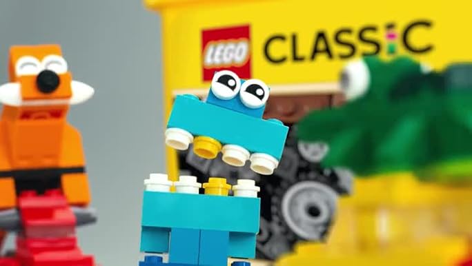 LEGO MEDIUM CREATIVE BRICK BOX