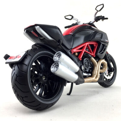 MAISTO BIKE DUCATI DIAVEL CARBON