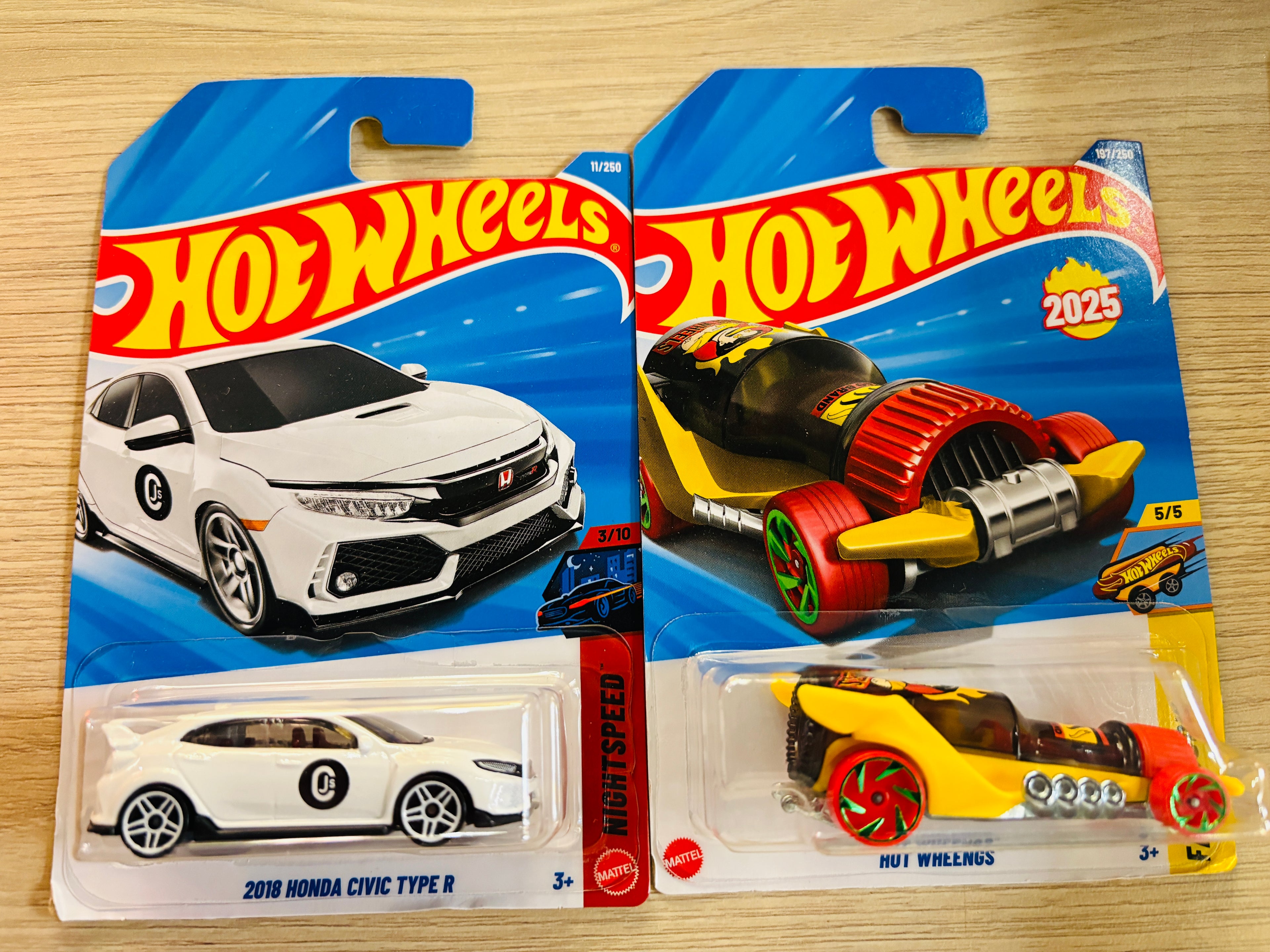 HOTWHEELS BASIC CAR ASSORTMENT A CASE 2018 HONDA CIVIC TYPE R + HOT WHEENGS