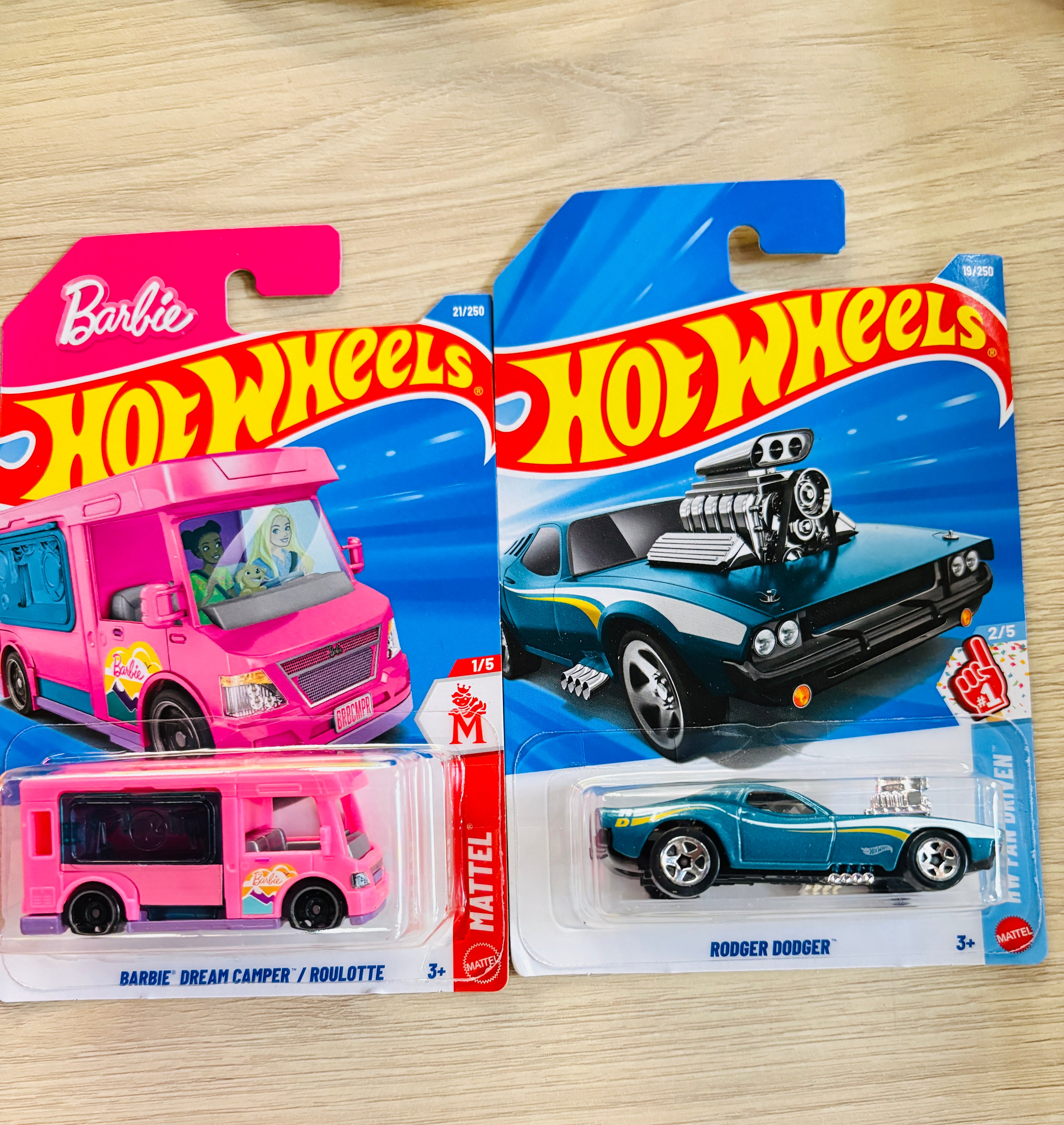 HOTWHEELS BASIC CAR ASSORTMENT 2026 A CASE 2020 FORD MUSTANG SHELBY GT500 + RODGER DOGER +BARBIE DREAM CAMPER