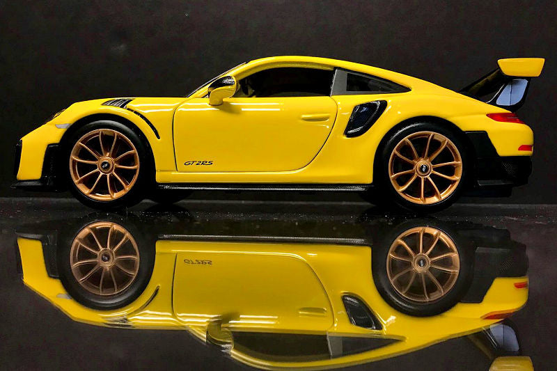 MAISTO PORSCHE 911 GT SCALE MODEL