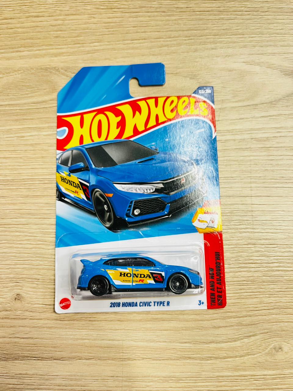 HOTWHEELS BASIC CAR ASSORTMENT N CASE2018 HONDA CIVIC TYPE R + FORD MODEL A CUSTOM + CRATE RACER