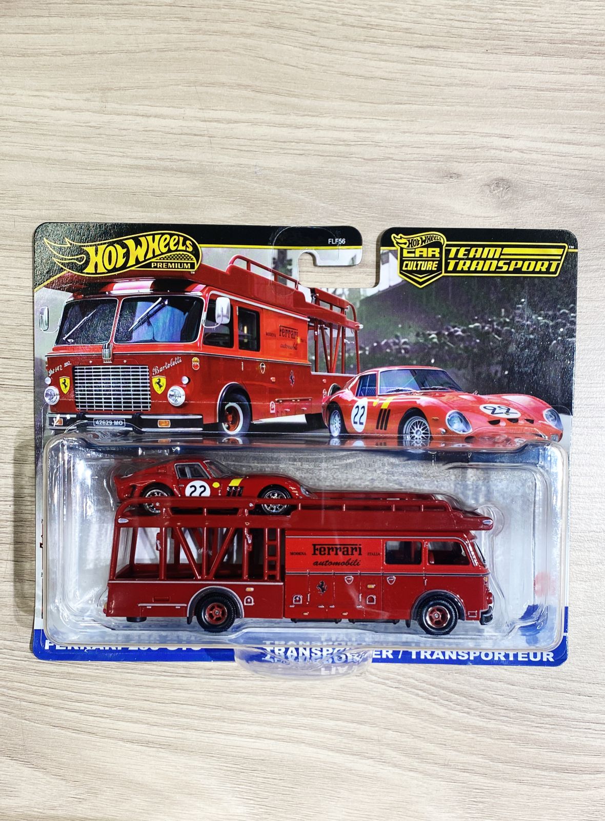 HOT WHEELS TEAM TRANSPORT FERRARI 250 GTO + HW 5 PACK FANTASY