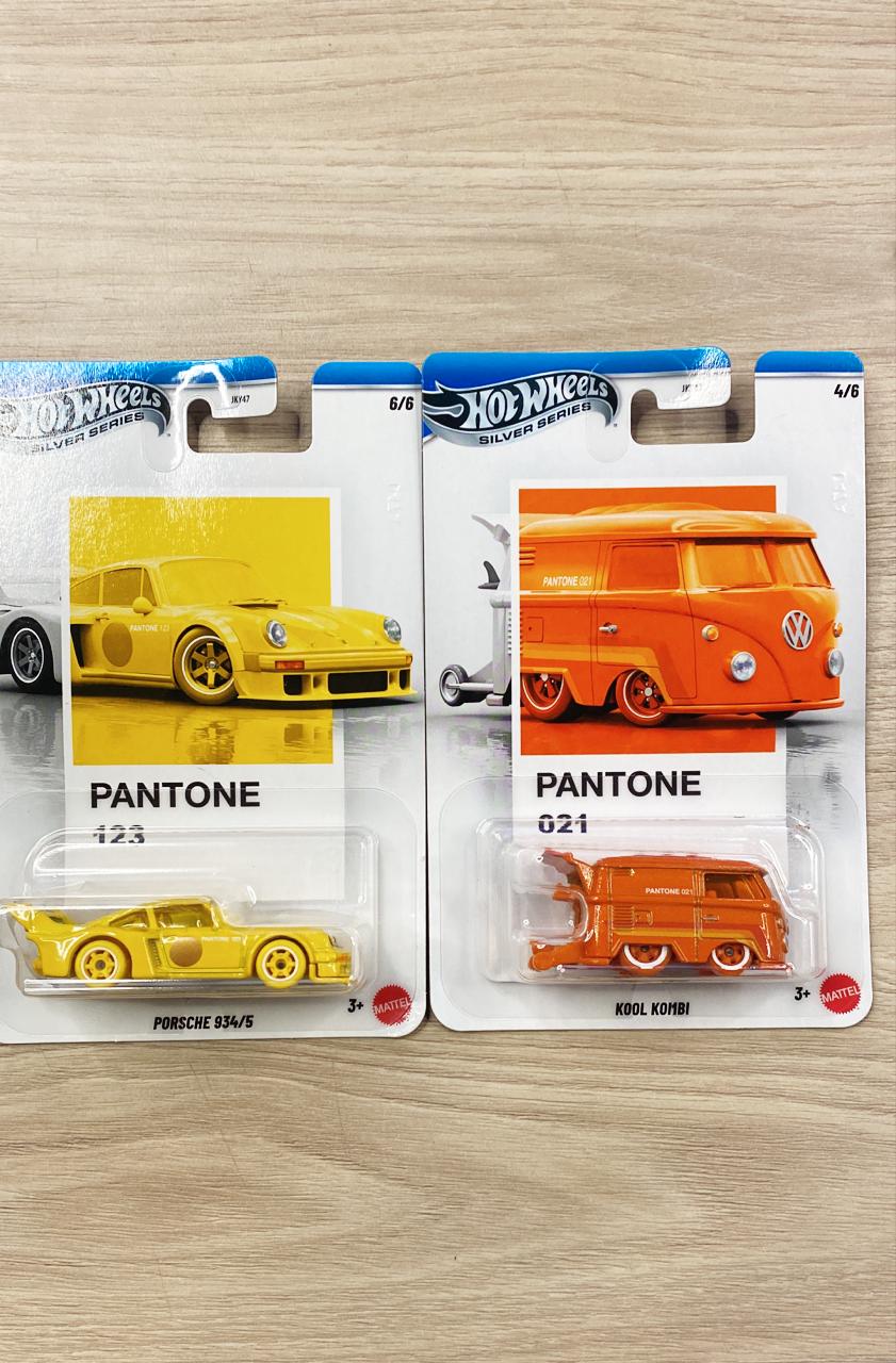 HOTWHEELS THEMED AUTO SILVER SERIES PANTONE PORSCHE + KOOL KOMBI