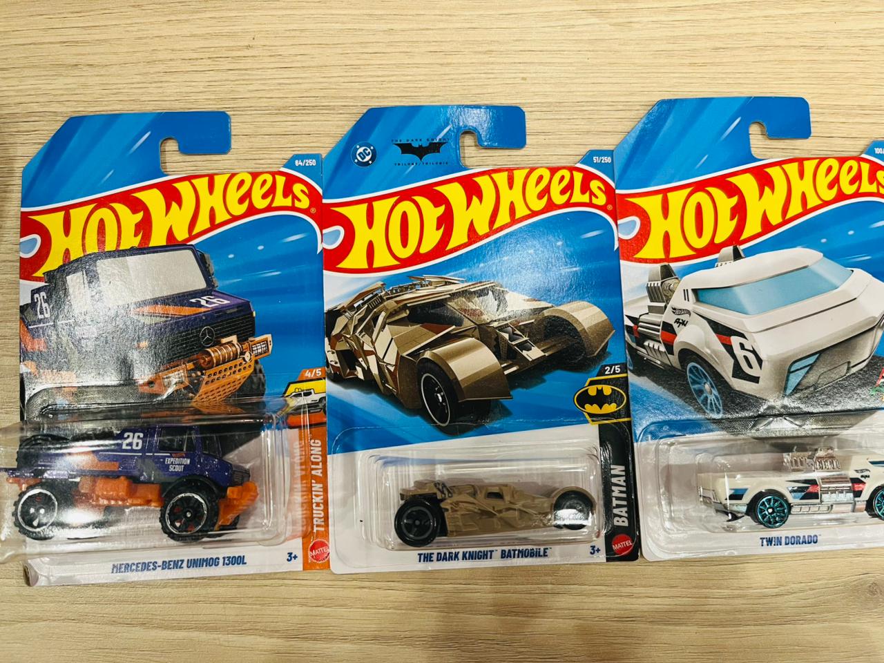 HOTWHEELS BASIC CAR ASSORTMENT 2026 D CASE MERCEDES UNIMOG + TWIN DORADO + DATRK KINGHT