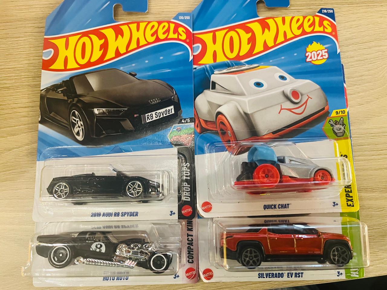 HOTWHEELS BASIC CAR 2026 E CASE AUDI SPYDER + QUICK CHAT + HOTO ROTO + SILVERADO