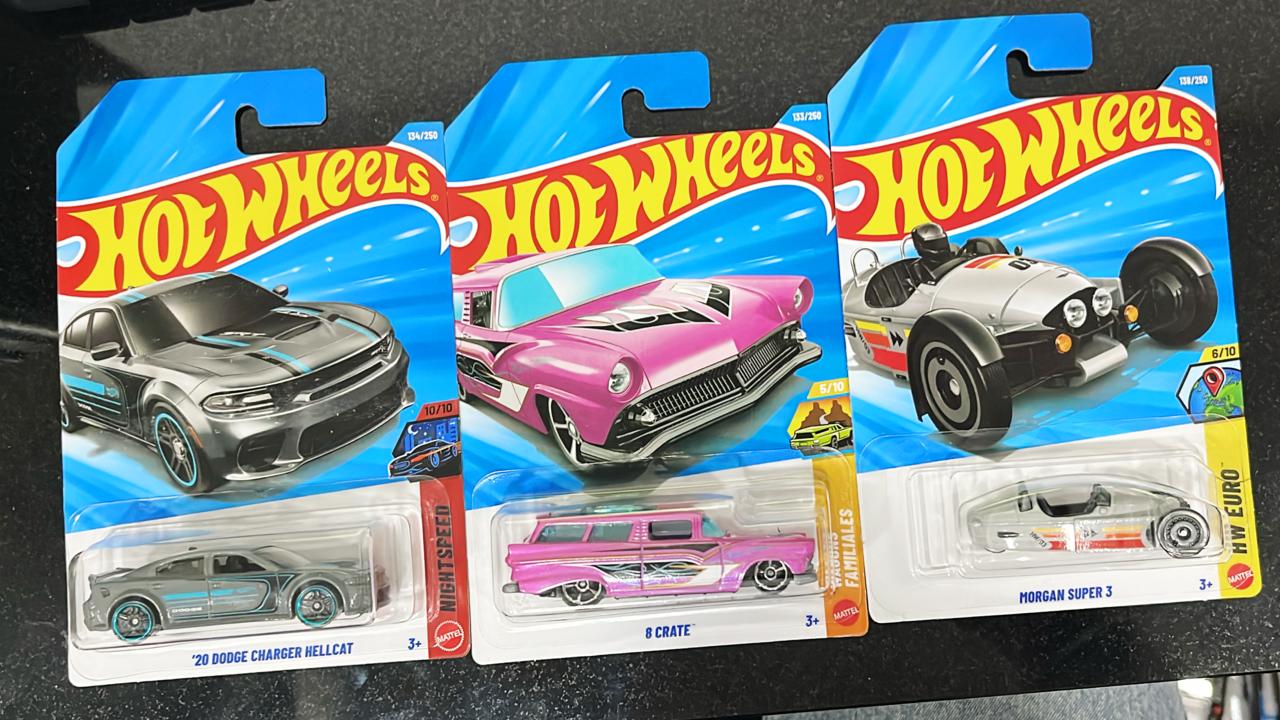 HOTWHEELS BASIC CAR 2026 G CASE 20 DODGE CHARGER HELLCAT + 8 CRATE + MORGAN SUPER