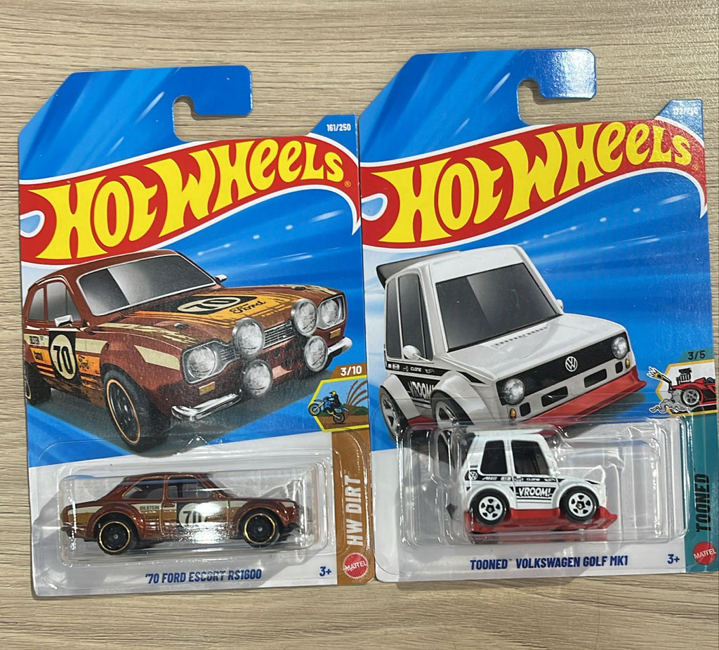 HOTWHEELS BASIC CAR 2026 H CASE PORSCHE 911 CARRERA + LOTUS SPORT + 70 FORD ESCORT + TOONED VOLKSWAGEN