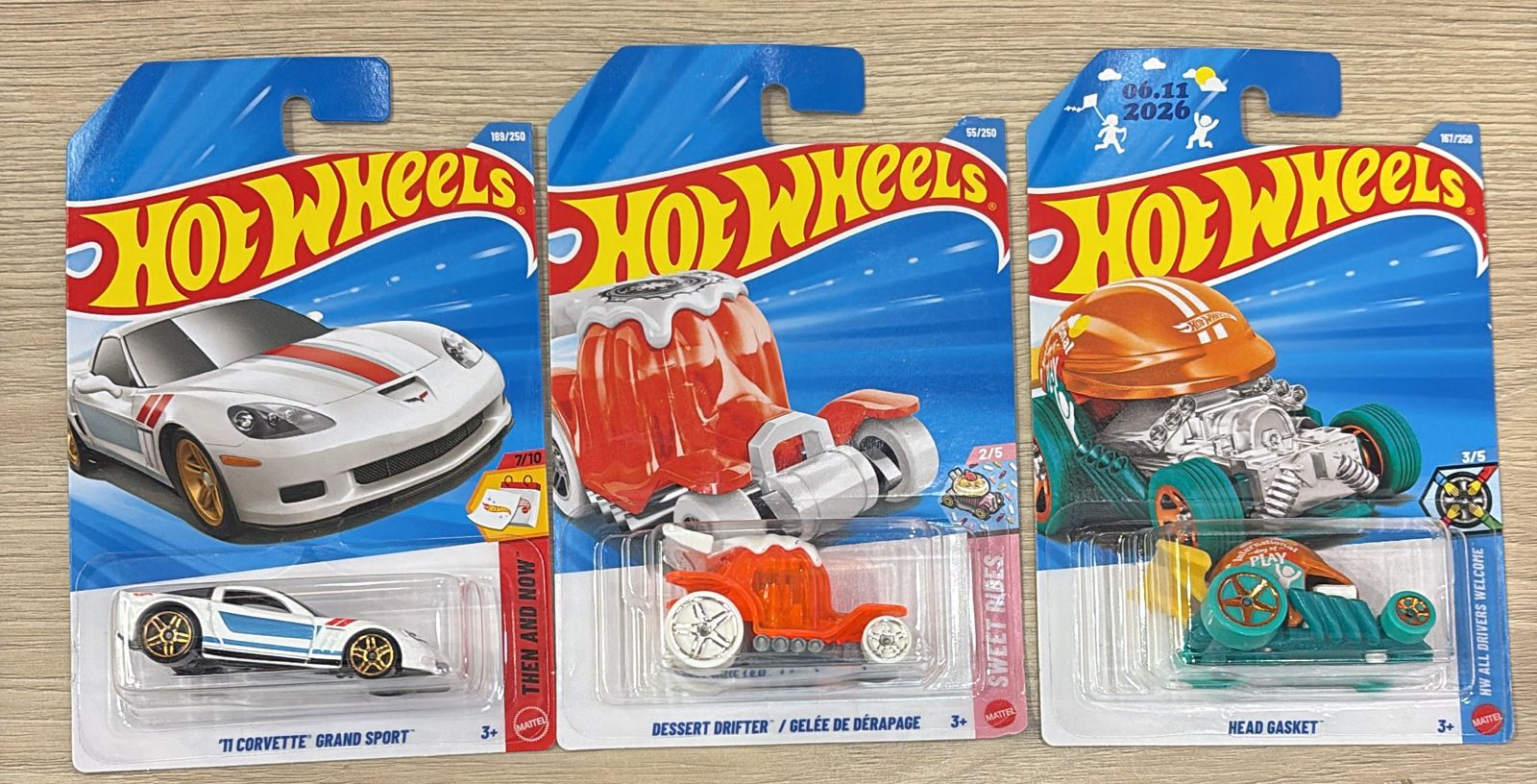 HOTWHEELS BASIC CAR 2026 J CASE PORSCHE TAYCAN + CORVETTE GRAND SPORT + DESSERT DRIFTER + HEAD GASKET