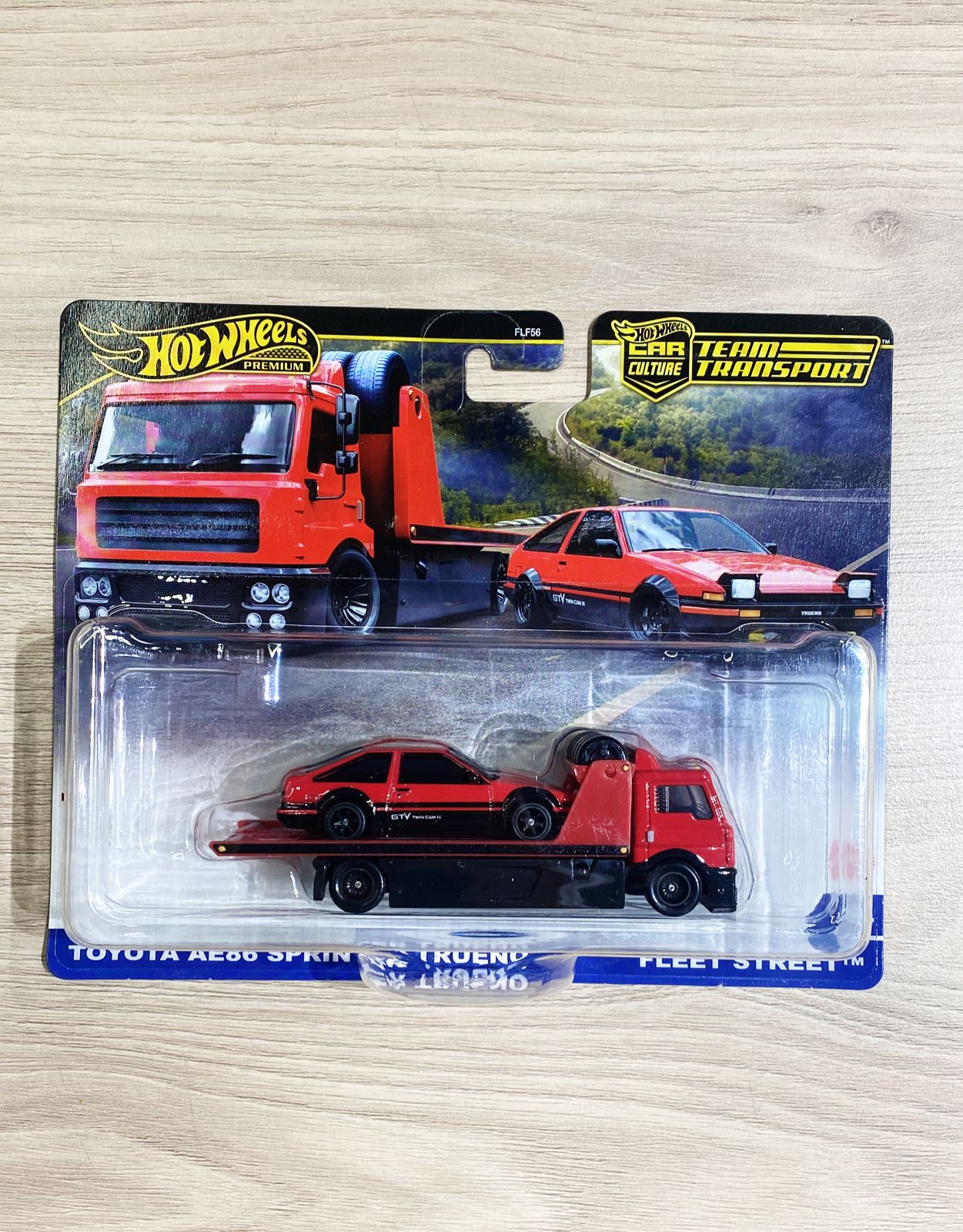 HOT WHEELS TEAM TRANSPORT FERRARI 250 GTO + TOYOTA AE86 SPRINTER TRUENO
